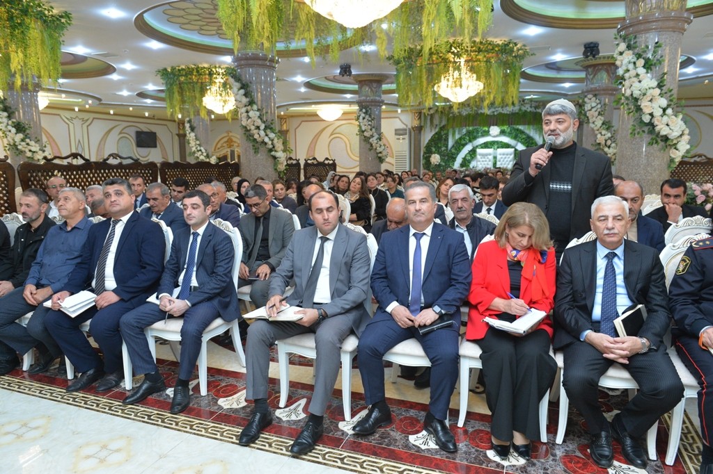 Taleh Qaraşov kənd sakinlərinin problemlərini dinlədi - FOTOLAR