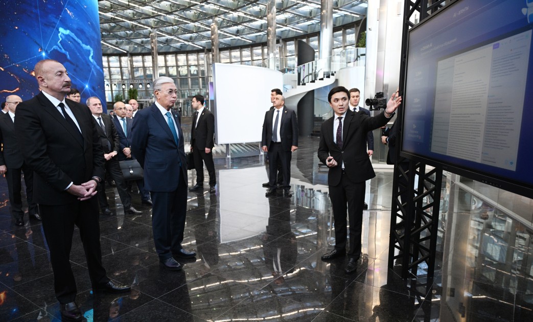 Prezidentlər “Alem.ai” Beynəlxalq Süni İntellekt Mərkəzində olublar - FOTOLAR