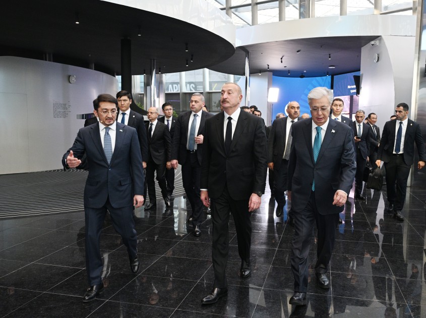 Prezidentlər “Alem.ai” Beynəlxalq Süni İntellekt Mərkəzində olublar - FOTOLAR