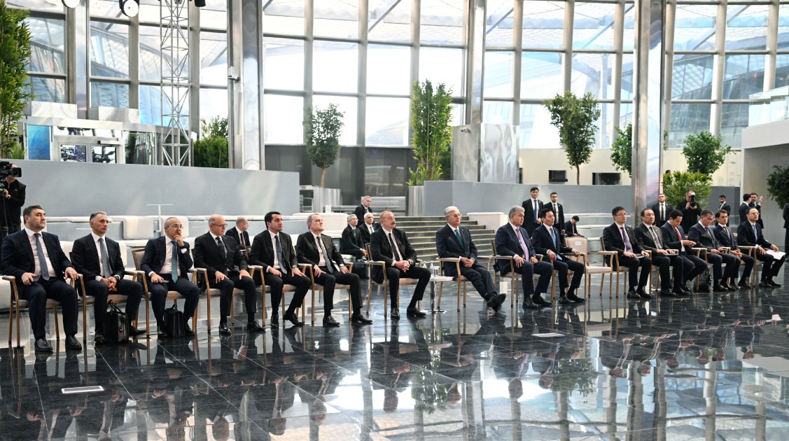 Prezidentlər “Alem.ai” Beynəlxalq Süni İntellekt Mərkəzində olublar - FOTOLAR