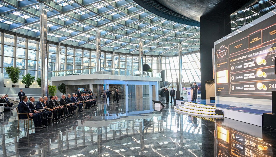 Prezidentlər “Alem.ai” Beynəlxalq Süni İntellekt Mərkəzində olublar - FOTOLAR