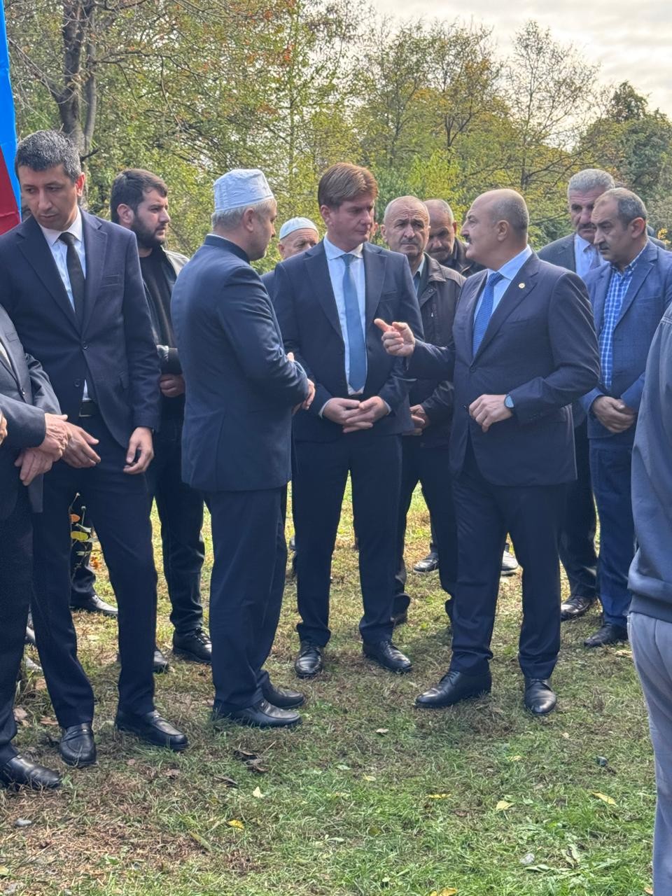 Asif Əsgərov şəhidlərin məzarını ziyarət etdi - FOTOLAR