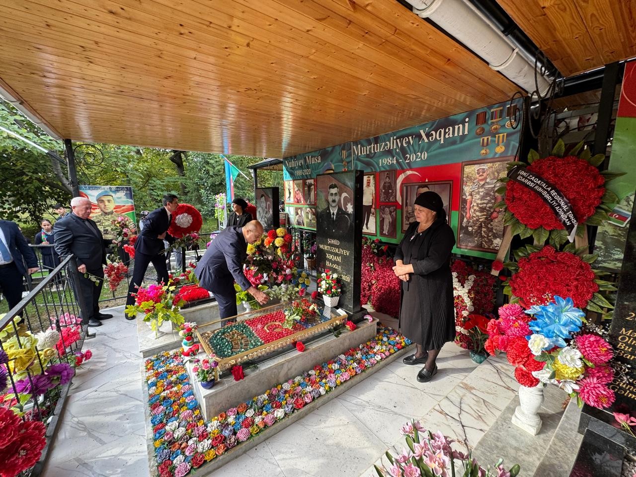 Asif Əsgərov şəhidlərin məzarını ziyarət etdi - FOTOLAR