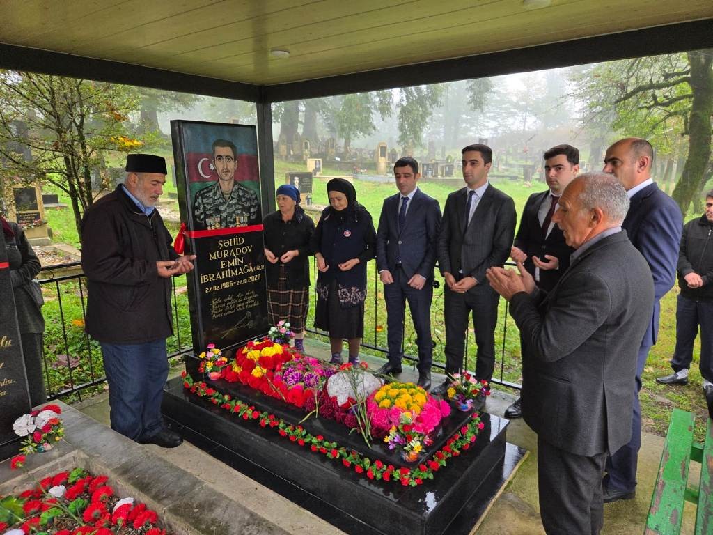 Taleh Qaraşov şəhidlərin məzarını ziyarət etdi - FOTOLAR