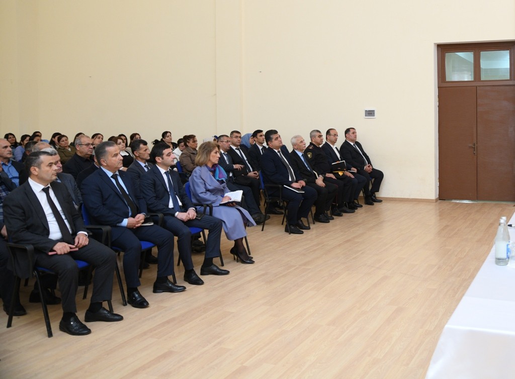 Taleh Qaraşov vətəndaşların problemlərini dinlədi - FOTOLAR