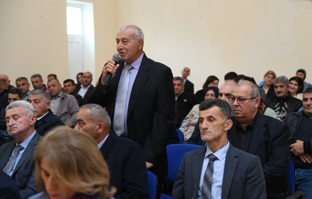 Taleh Qaraşov vətəndaşların problemlərini dinlədi - FOTOLAR