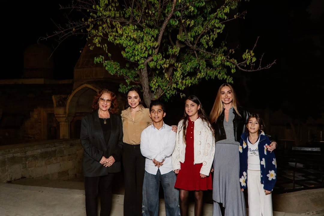 Leyla və Arzu Əliyevalar "Eşqi-nur" sərgisində - FOTOLAR