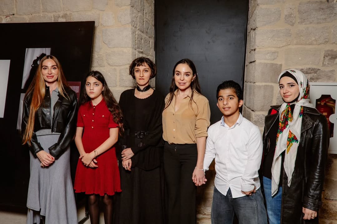 Leyla və Arzu Əliyevalar "Eşqi-nur" sərgisində - FOTOLAR