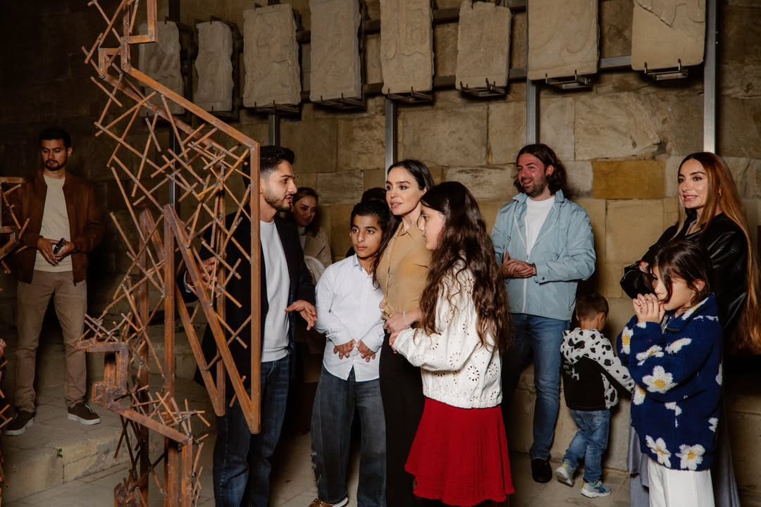 Leyla və Arzu Əliyevalar "Eşqi-nur" sərgisində - FOTOLAR