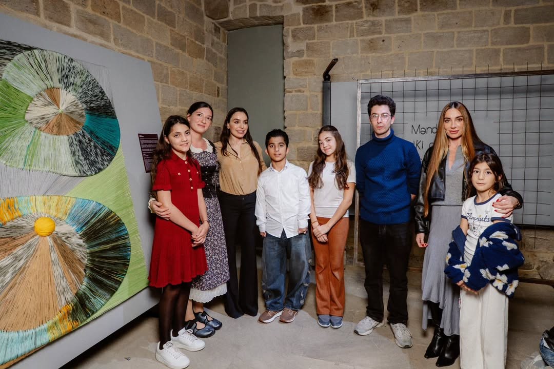 Leyla və Arzu Əliyevalar "Eşqi-nur" sərgisində - FOTOLAR