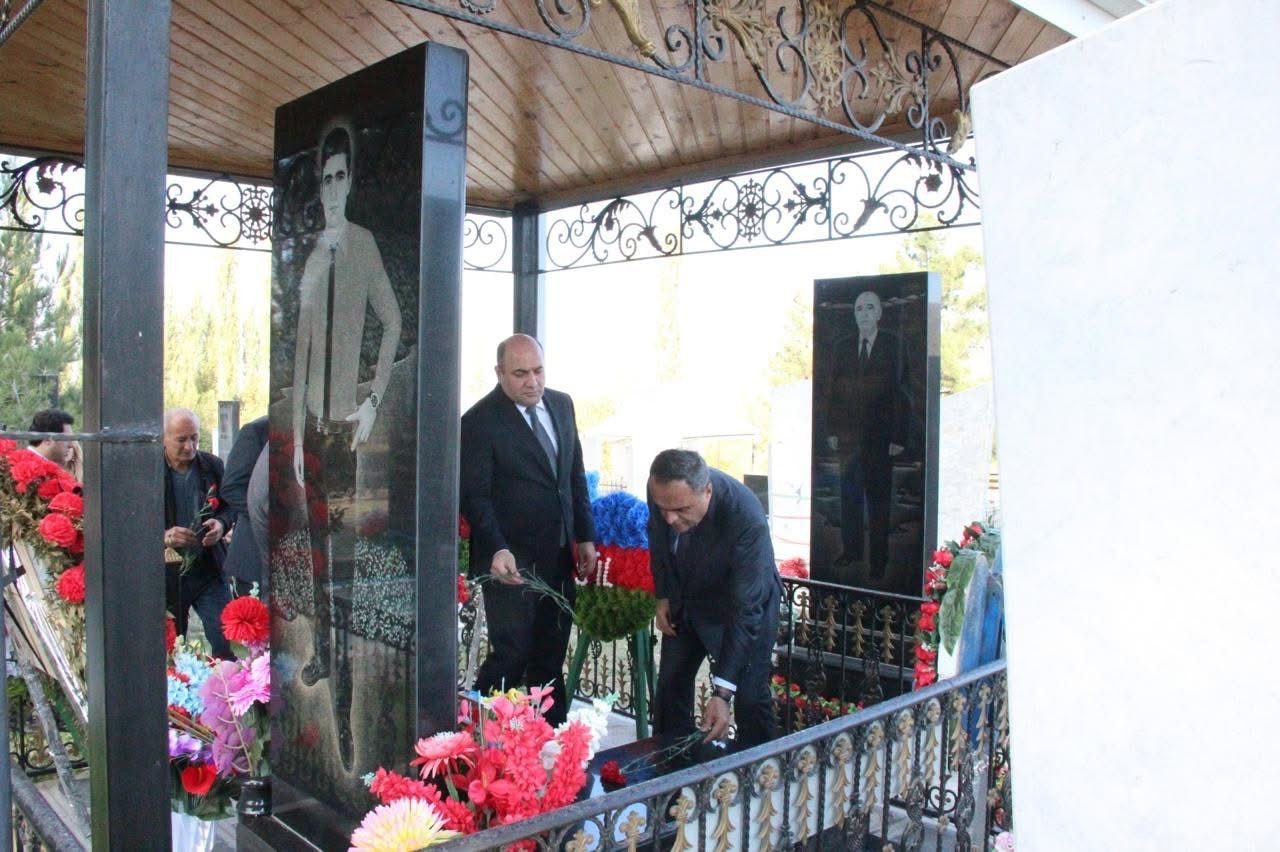 İcra başçısı şəhidlərin məzarlarını ziyarət etdi - FOTOLAR