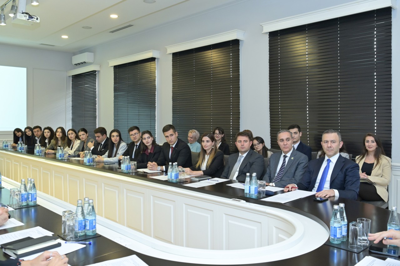 Emin Əmrullayev III “Maarifçi” tələbə-məzun proqramının iştirakçıları ilə görüşdü - FOTOLAR