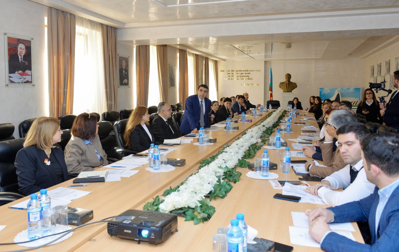 Məktəbəqədər və ümumi təhsil üzrə gələcək inkişaf prioritetləri ictimai müzakirədə - FOTOLAR