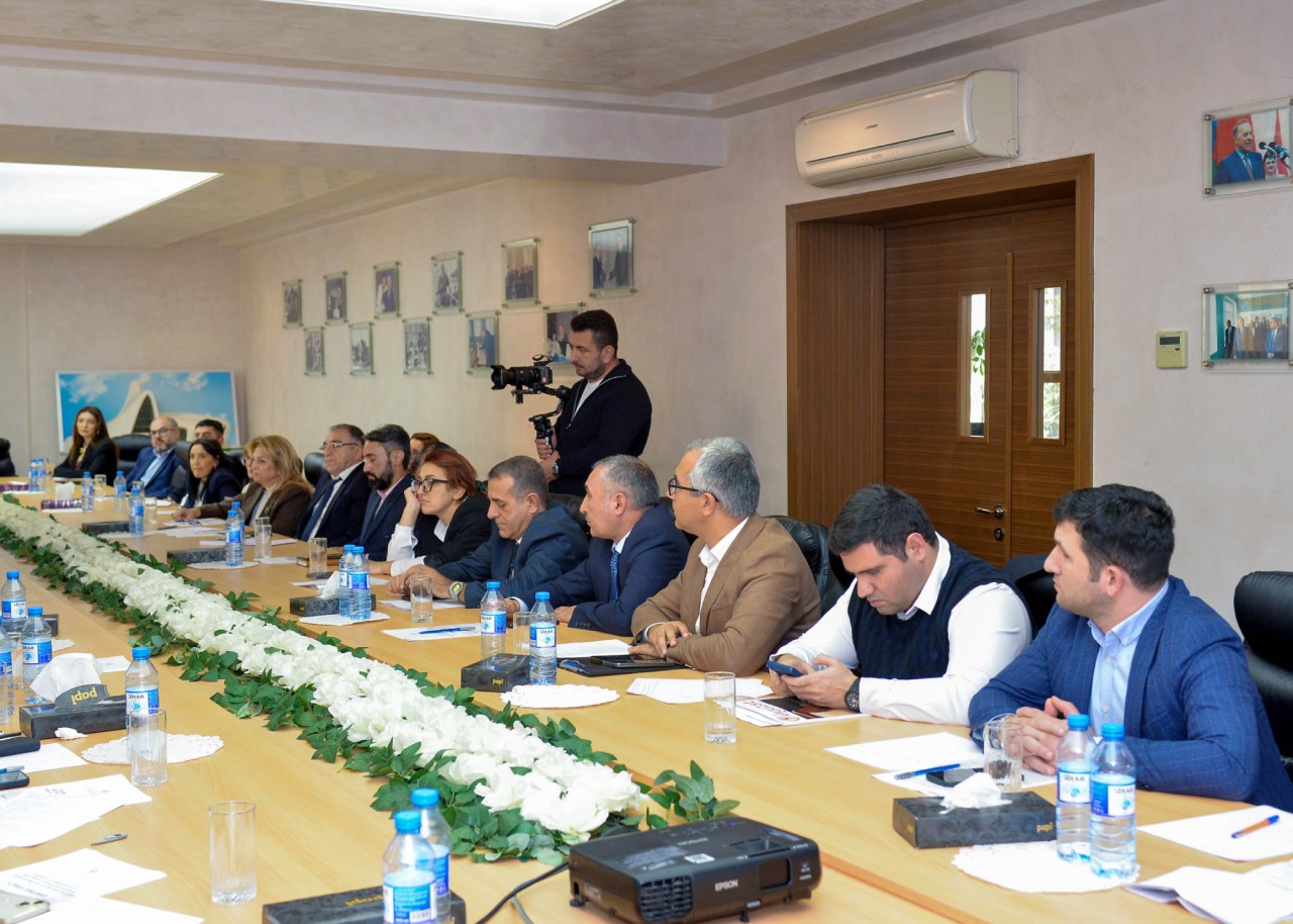 Məktəbəqədər və ümumi təhsil üzrə gələcək inkişaf prioritetləri ictimai müzakirədə - FOTOLAR