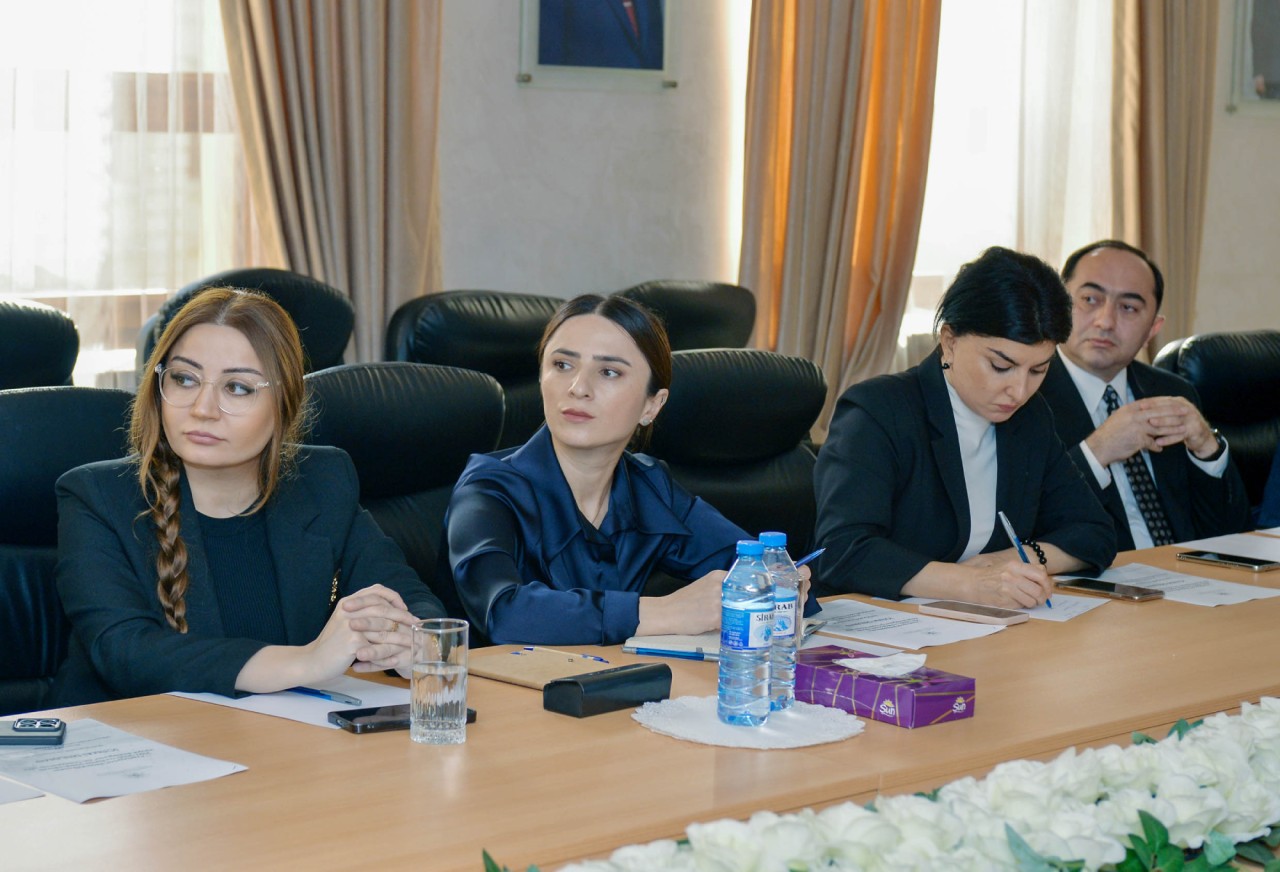 Məktəbəqədər və ümumi təhsil üzrə gələcək inkişaf prioritetləri ictimai müzakirədə - FOTOLAR