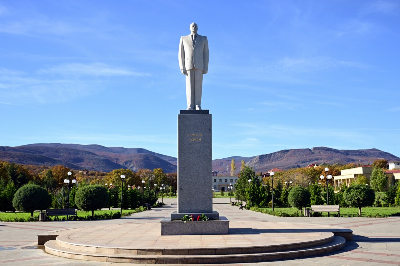 Nazir Adil Kərimli Xızıda vətəndaş qəbulu keçirdi - FOTOLAR