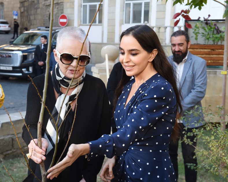 Leyla Əliyeva “Püstə: canlı irs” təqdimatını izlədi - FOTOLAR