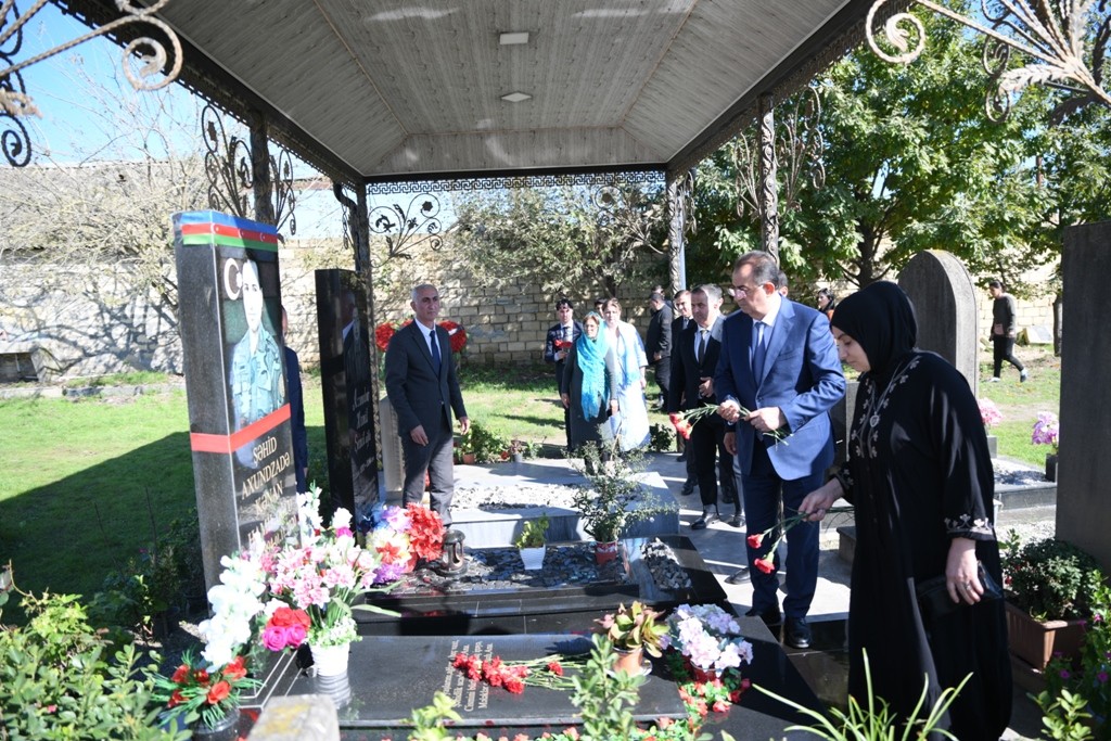 Taleh Qaraşov şəhidlərin anım günündə iştirak etdi - FOTOLAR