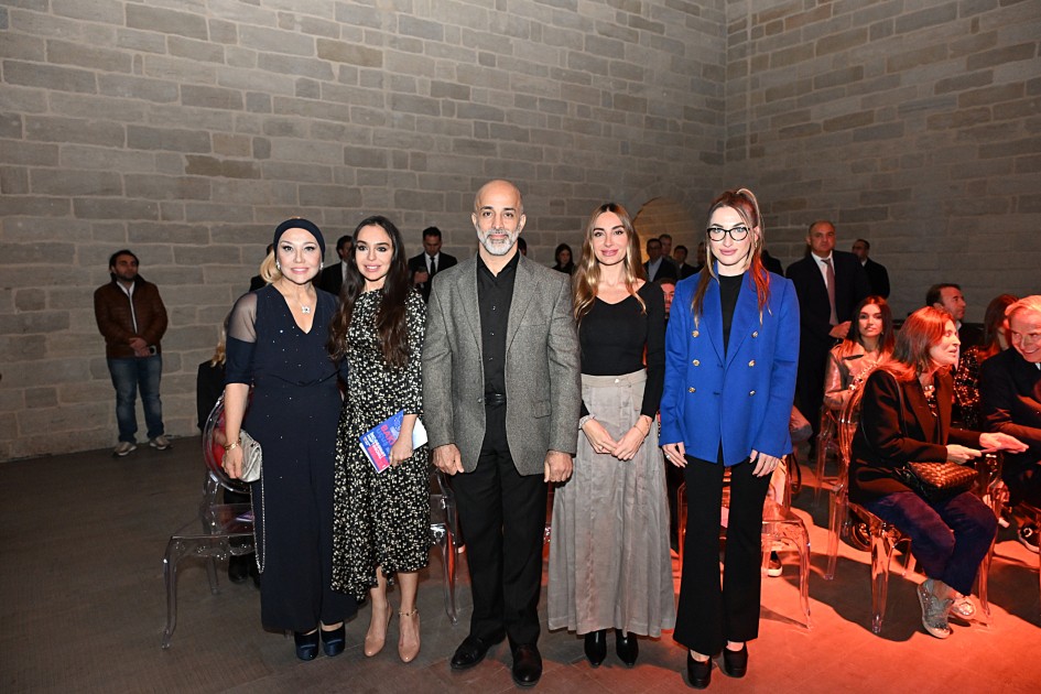 Prezidentin ailəsi Daş Salnamə Muzeyində - FOTOLAR