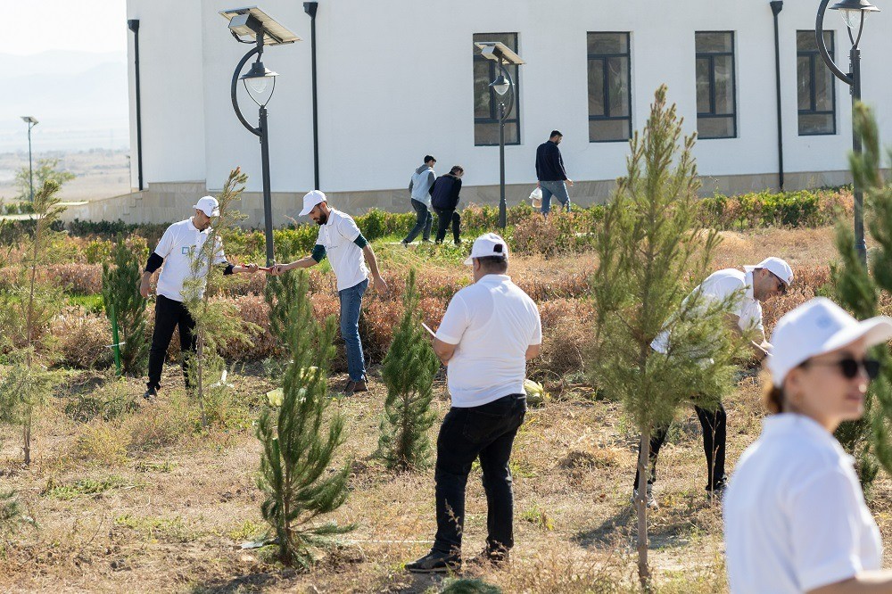 “AzInTelecom” Ağdamda ağacəkmə aksiyası keçirib - FOTO/VİDEO