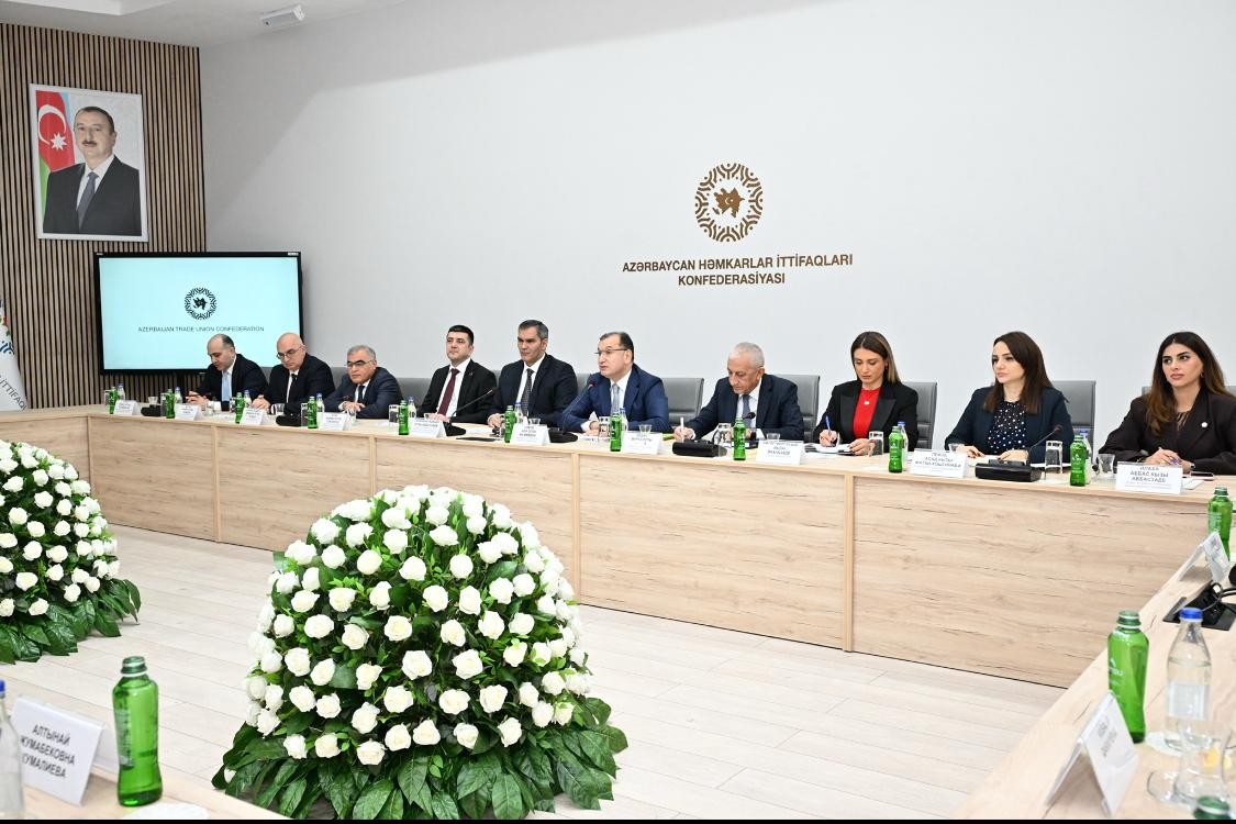 Qırğız nümayəndələr Azərbaycan təcrübəsini öyrənmək üçün AHİK-də olublar - FOTOLAR