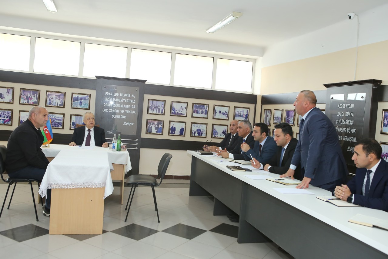 Malik İsaqov vətəndaşların müraciətlərini dinlədi - FOTOLAR