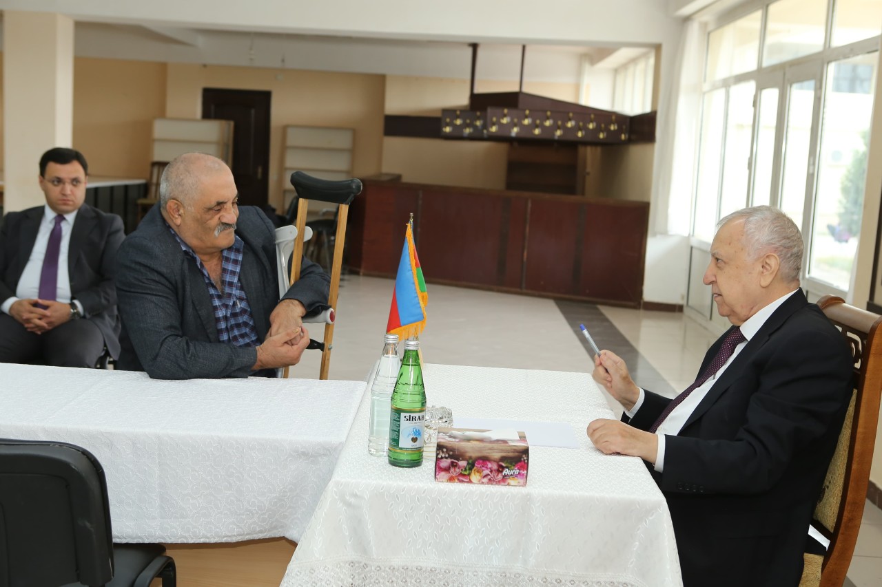 Malik İsaqov vətəndaşların müraciətlərini dinlədi - FOTOLAR