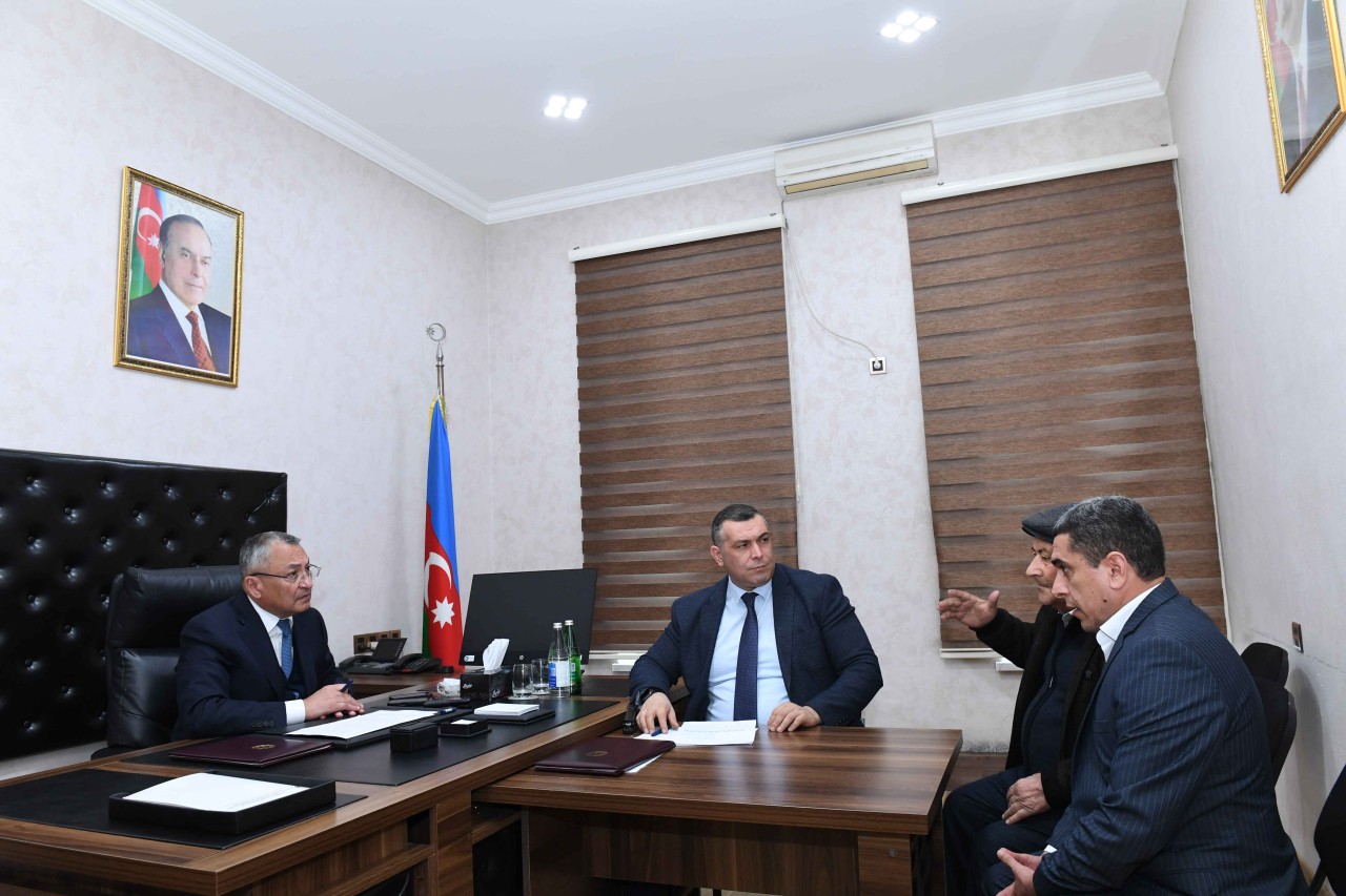 Rövşən Rzayev vətəndaşların növbəti qəbulunu keçirib - FOTOLAR