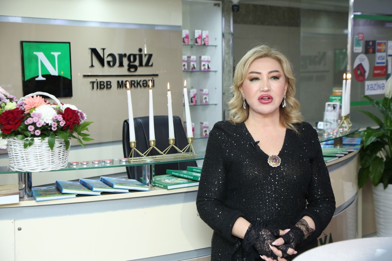 İnsanları təbii məlhəmlərlə müalicə edən məşhur həkim plastik əməliyyat etdirdi - FOTOLAR