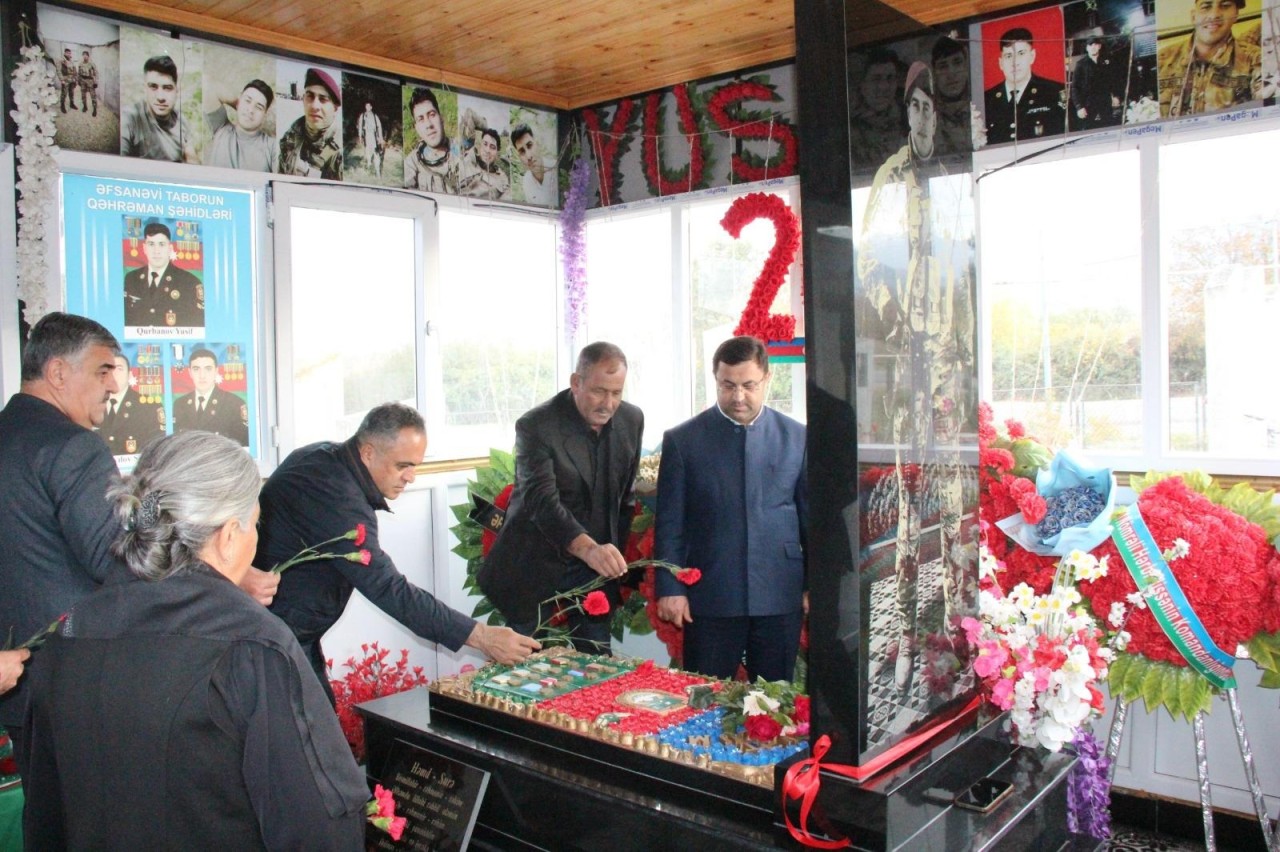 İcra başçısı şəhidlərin məzarlarını ziyarət etdi - FOTOLAR