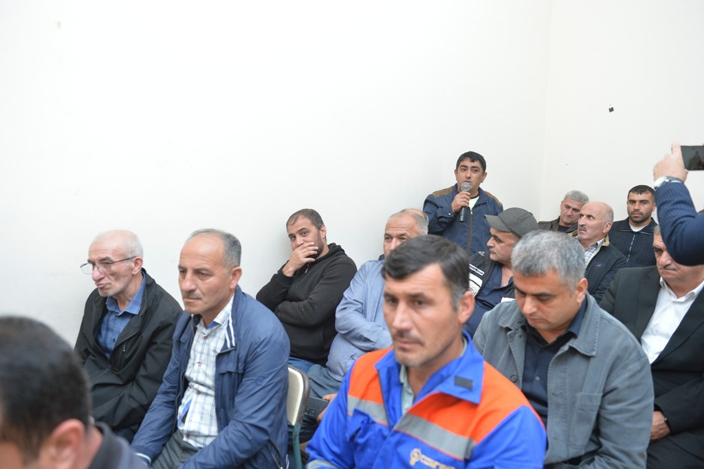 Taleh Qaraşov sakinlərin problemlərini dinlədi - FOTOLAR