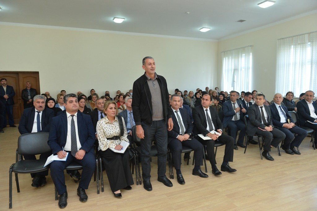Taleh Qaraşov sakinlərin problemlərini dinlədi - FOTOLAR