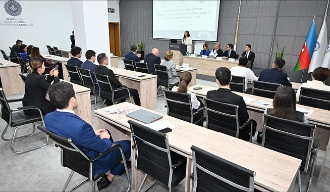 AƏSMA-da Qırğızıstan nümayəndələri üçün təlimlər keçirildi - FOTOLAR