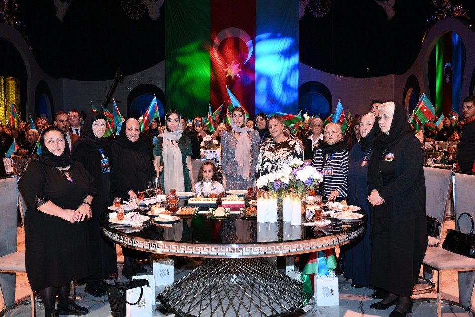 Leyla və Arzu Əliyeva şəhid anaları ilə görüşdülər - FOTOLAR