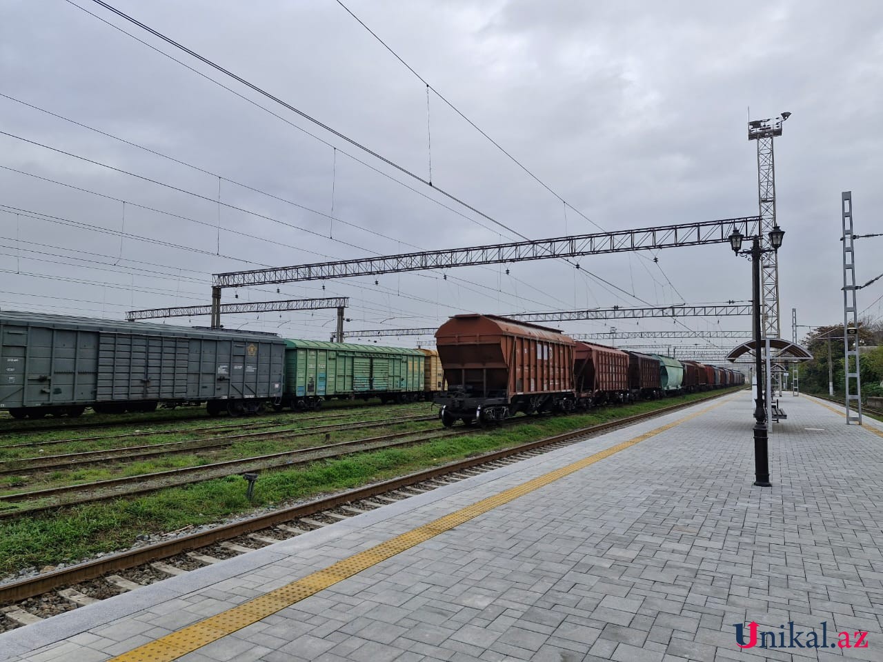 Azərbaycandan keçməklə Ermənistana taxıl daşıyan yük qatarı Biləcəriyə çatdı - FOTOLAR