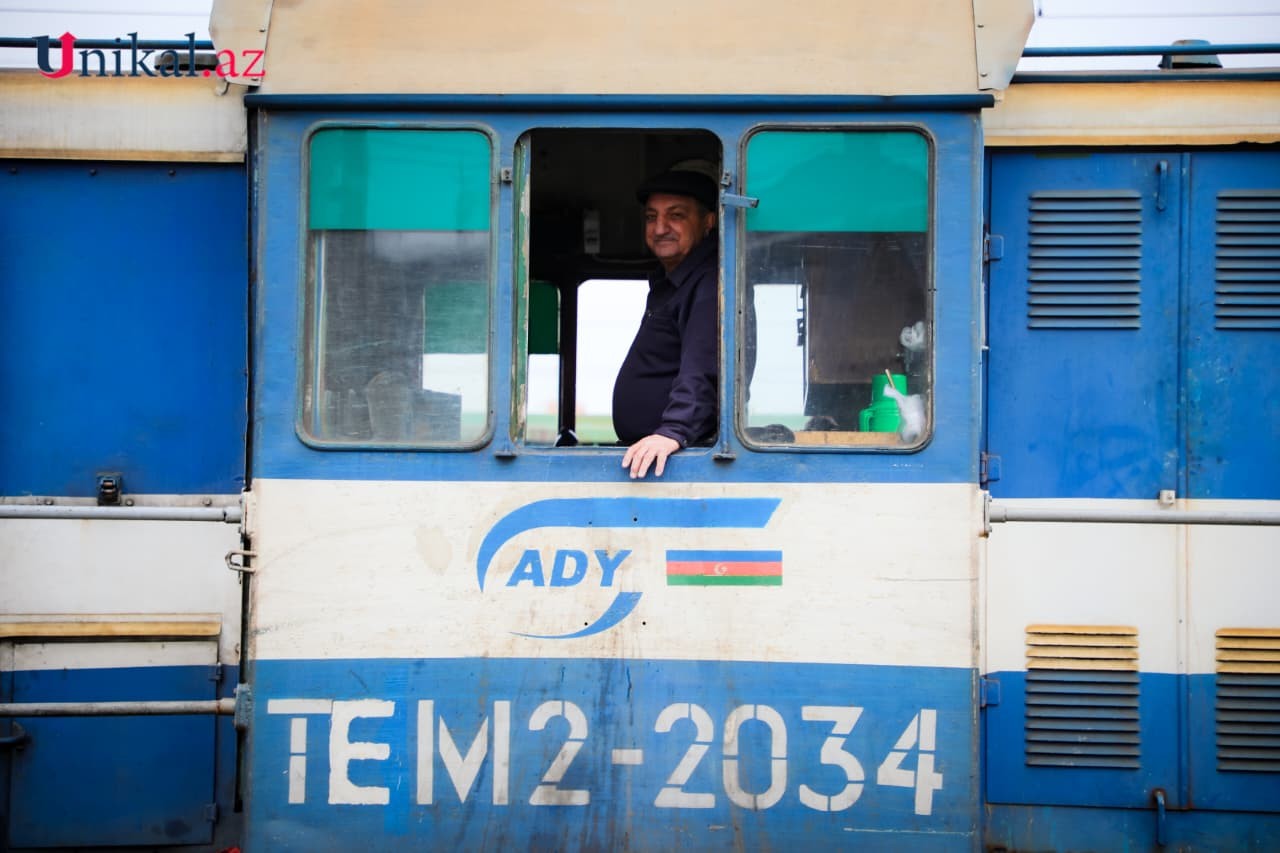 Azərbaycandan keçməklə Ermənistana taxıl daşıyan yük qatarı Biləcəriyə çatdı - FOTOLAR