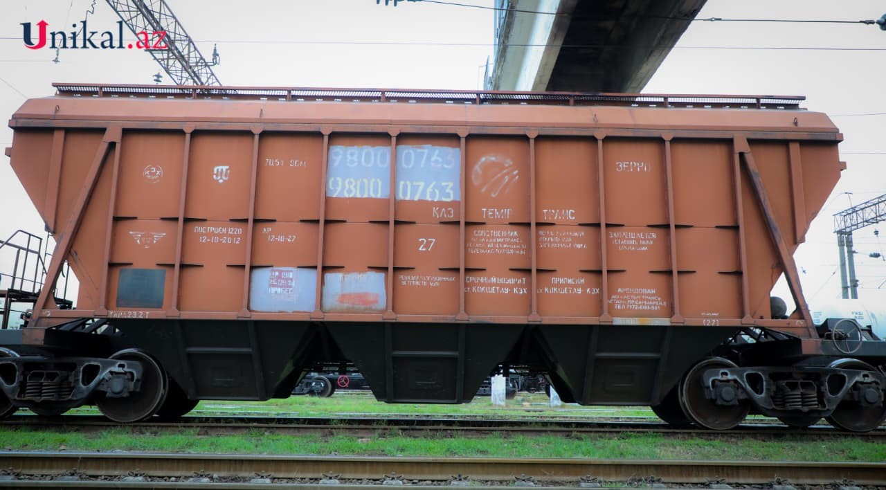 Azərbaycandan keçməklə Ermənistana taxıl daşıyan yük qatarı Biləcəriyə çatdı - FOTOLAR