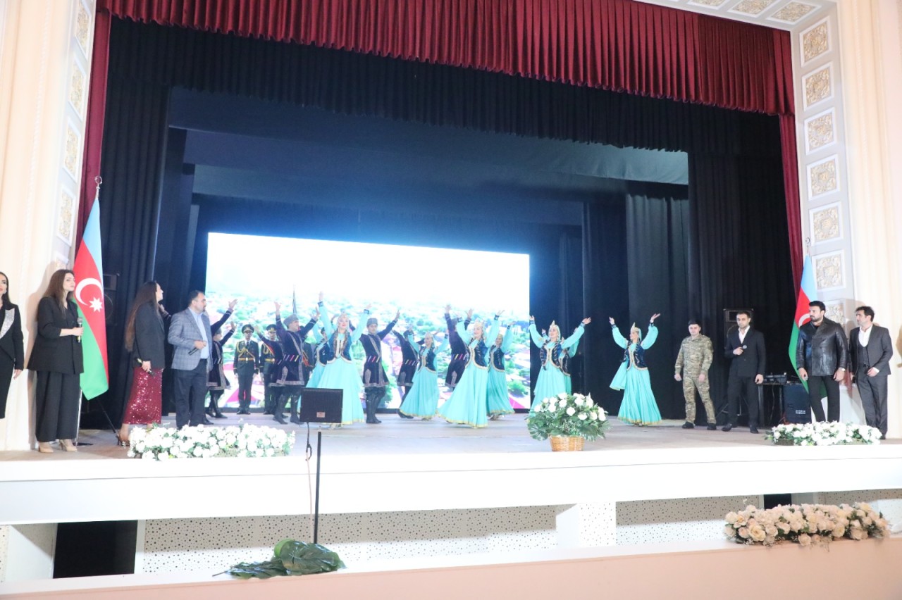 Suraxanıda Zəfər gününə həsr olunmuş tədbir keçirilib - FOTOLAR