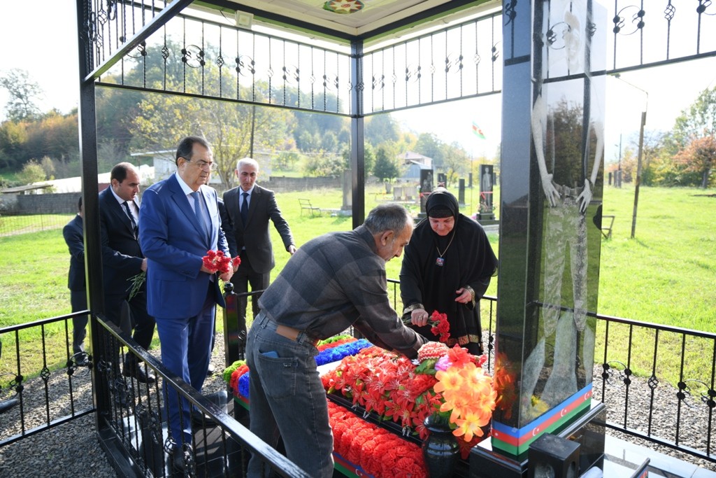 Vətən müharibəsi şəhidlərinin məzarları ziyarət olundu - FOTOLAR