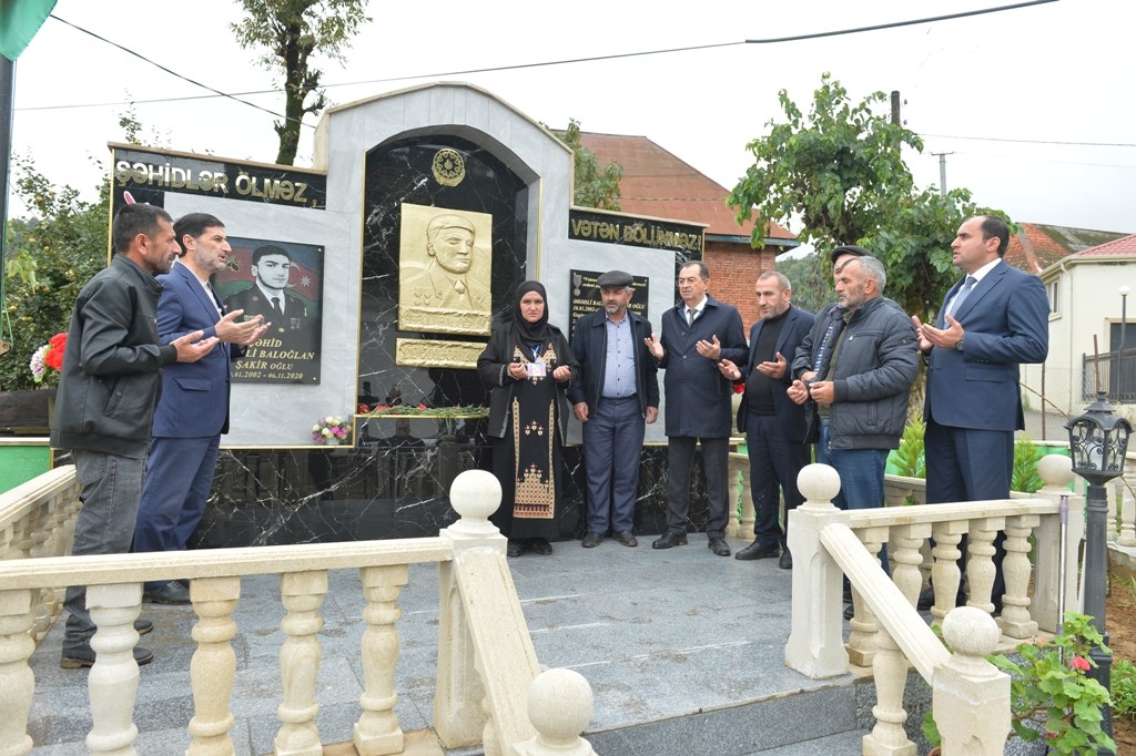 Vətən müharibəsi şəhidlərinin məzarları ziyarət olundu - FOTOLAR