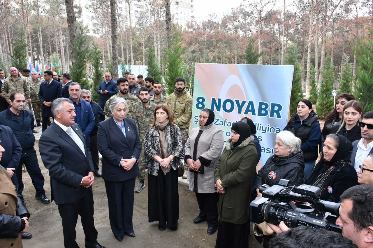 Abşeronda Zəfər Günü ilə bağlı ağacəkmə aksiyası keçirildi - FOTOLAR