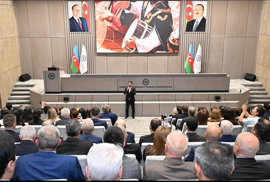 AHİK-də Zəfər Gününə həsr olunmuş tədbir keçirilib - FOTOLAR