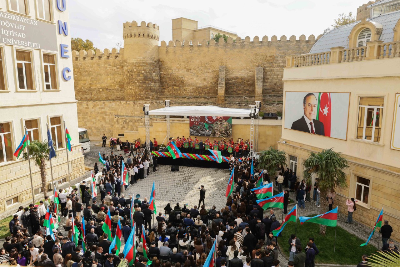 UNEC-də Zəfər Gününə həsr olunmuş tədbir keçirilib - FOTOLAR