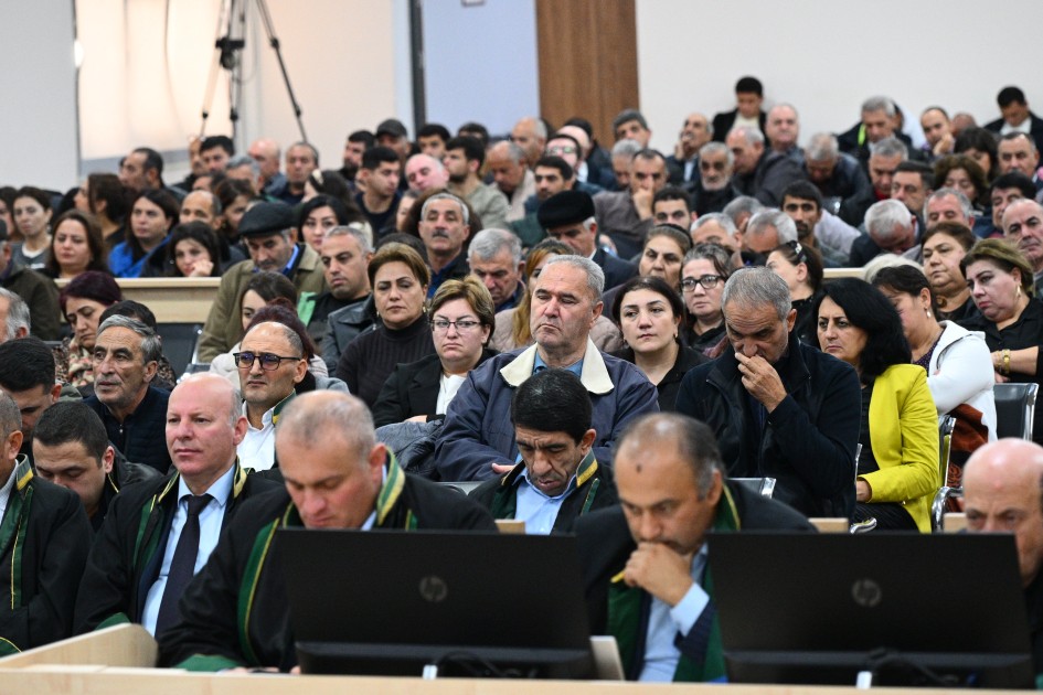 Daha 10 təqsirləndirilən şəxslə bağlı sübutlar elan olundu - MƏHKƏMƏ