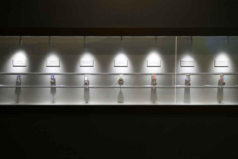 Bütün şəhidlərimizin adları Zəfər muzeyindəki divara həkk edilib - FOTOLAR