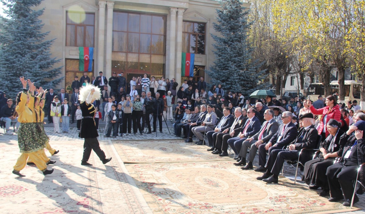 Daşkəsəndə "Zəfər Günü" təntənəli bayram konserti ilə qeyd edildi - FOTOLAR (VİDEO)