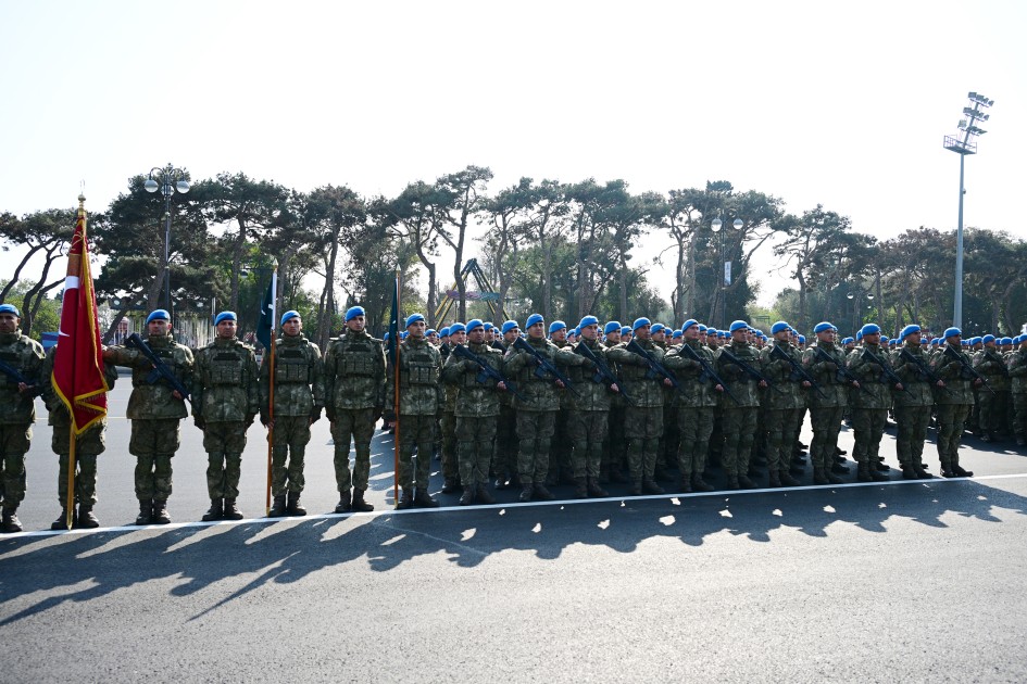 Bakıda hərbi parad başa çatdı - YENİLƏNİB (FOTOLAR)