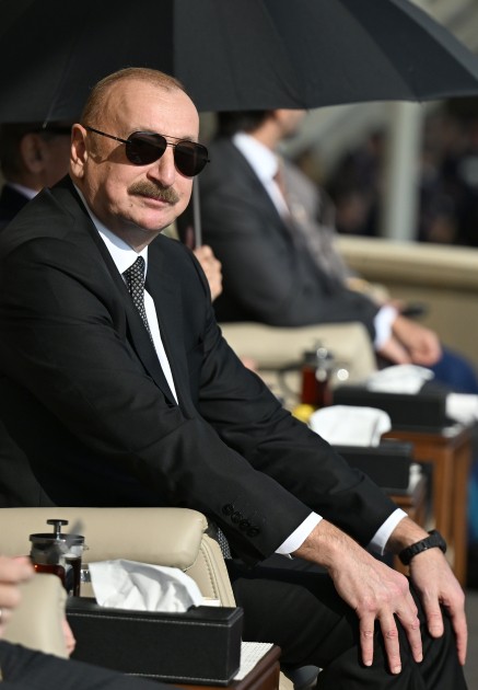 Hərbi paraddan maraqlı FOTOLAR