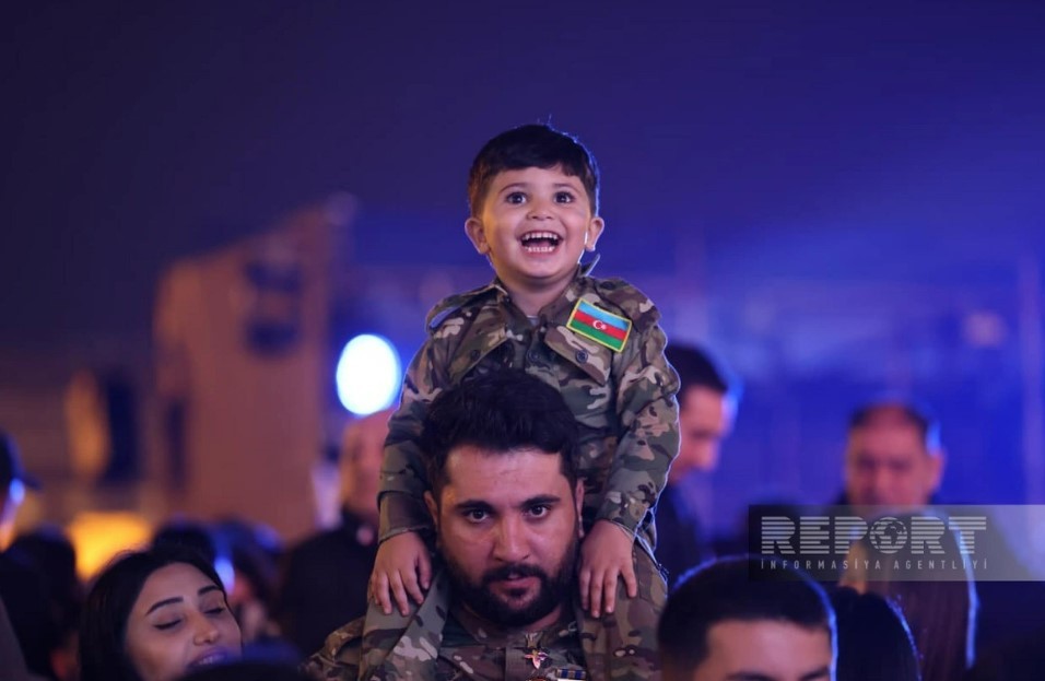 Bakıda Zəfər Günü münasibətilə konsert və atəşfəşanlıq olub - FOTOLAR