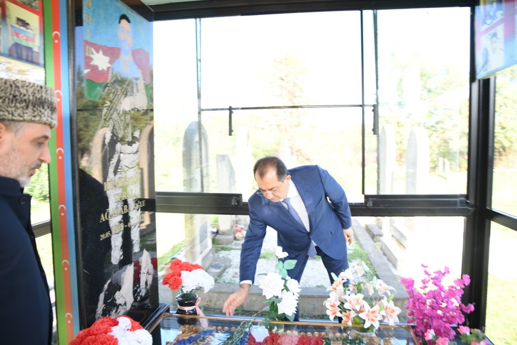 Taleh Qaraşov şəhidlərin anım günündə iştirak etdi - FOTOLAR